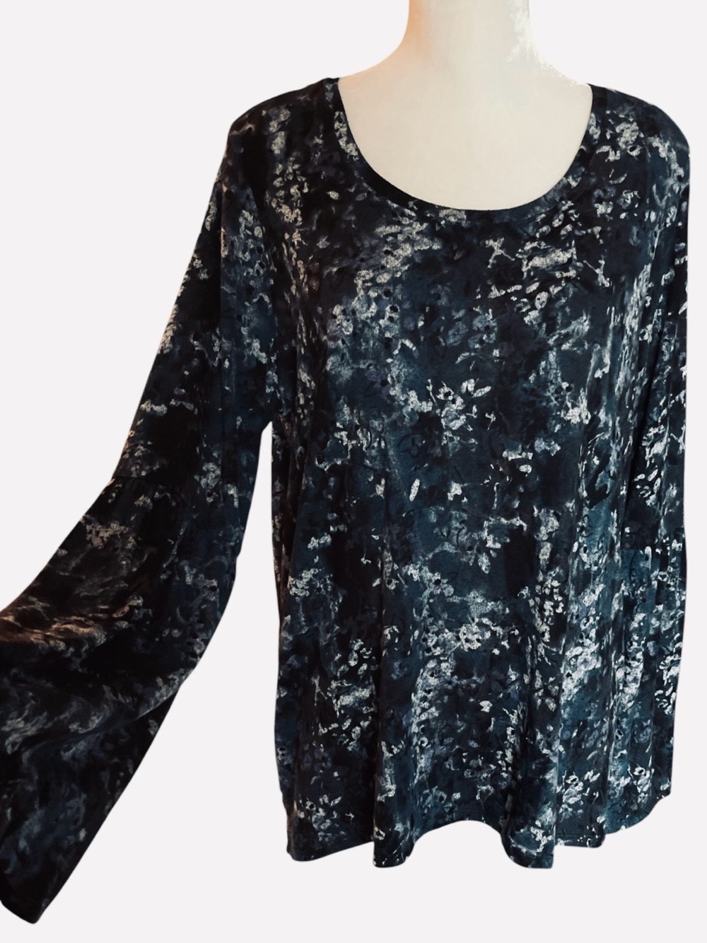 Simply Vera Flowy Bell Sleeved Top by Vera Wang